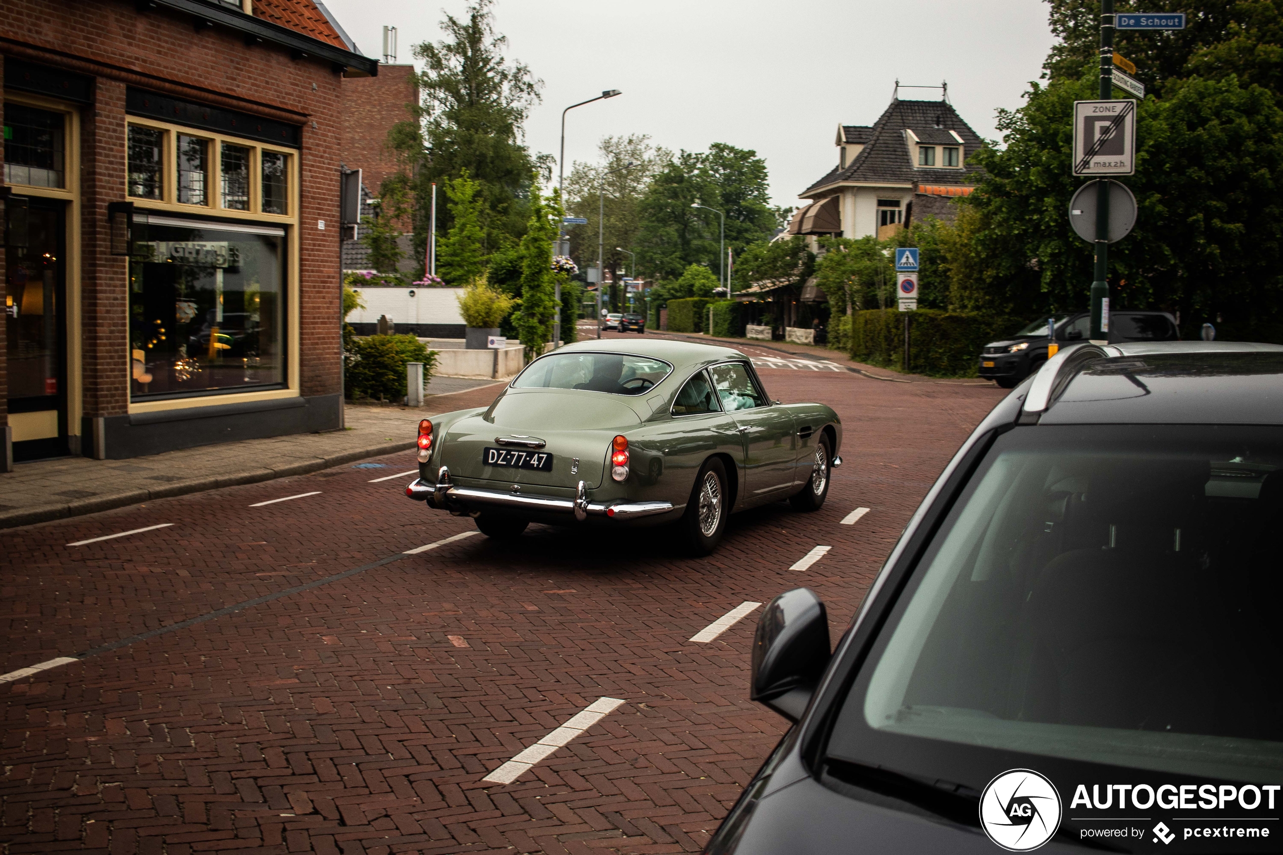 DB5 steelt de show in Laren