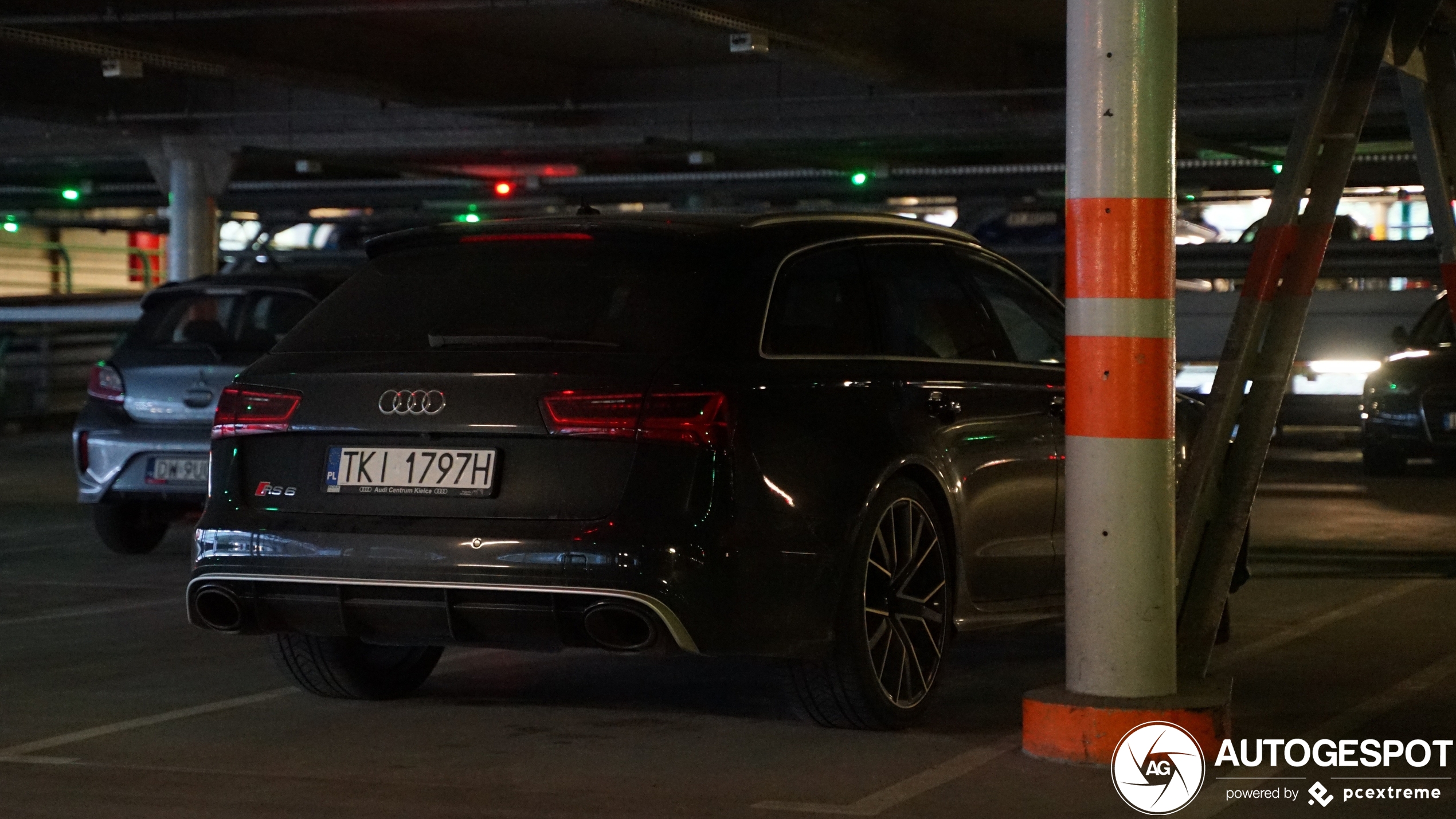 Audi RS6 Avant C7 2015