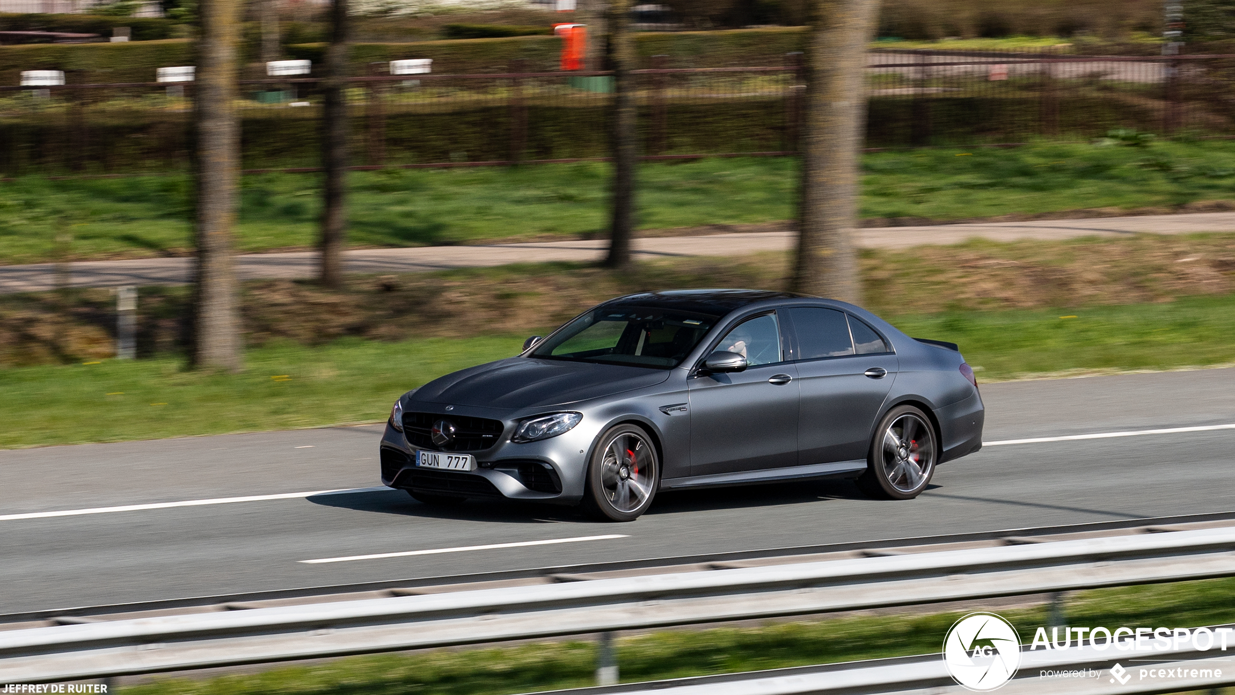 Mercedes-AMG E 63 S W213