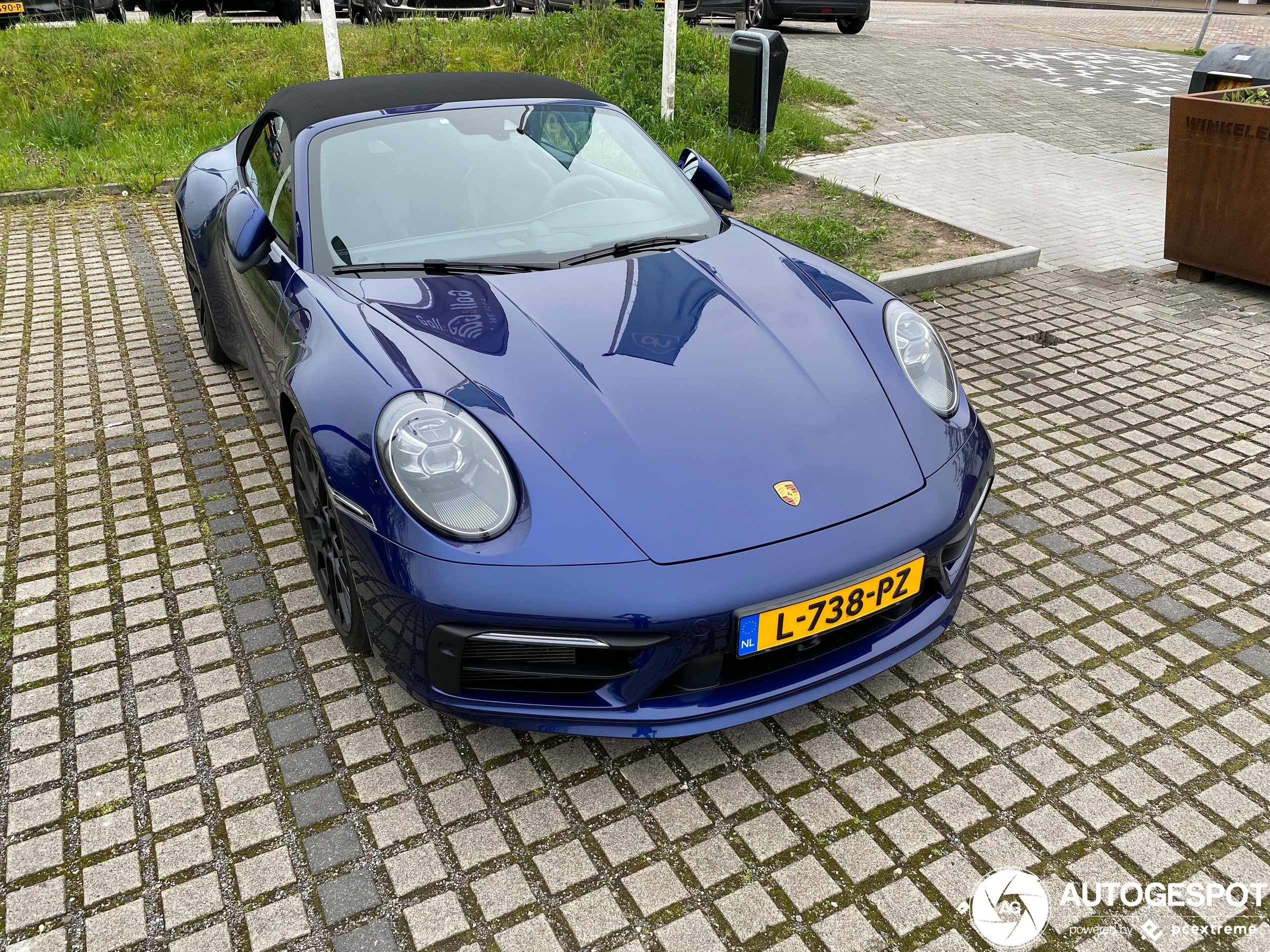 Porsche 992 Carrera 4S Cabriolet