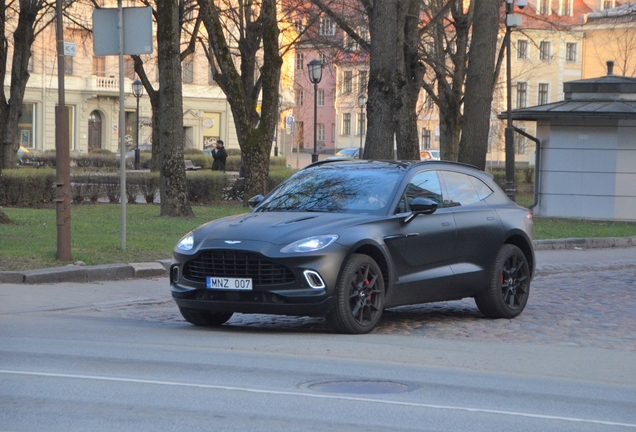 Aston Martin DBX