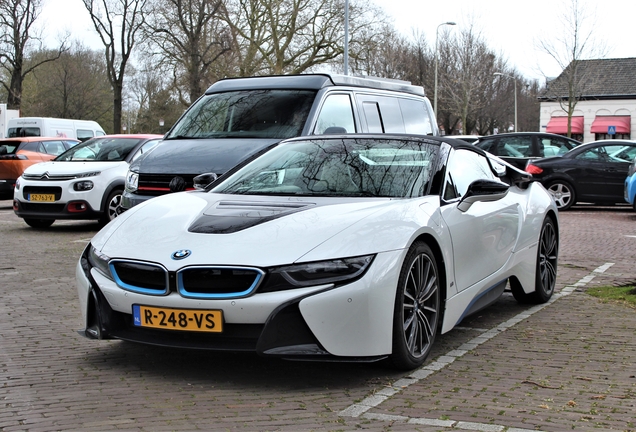 BMW i8 Roadster