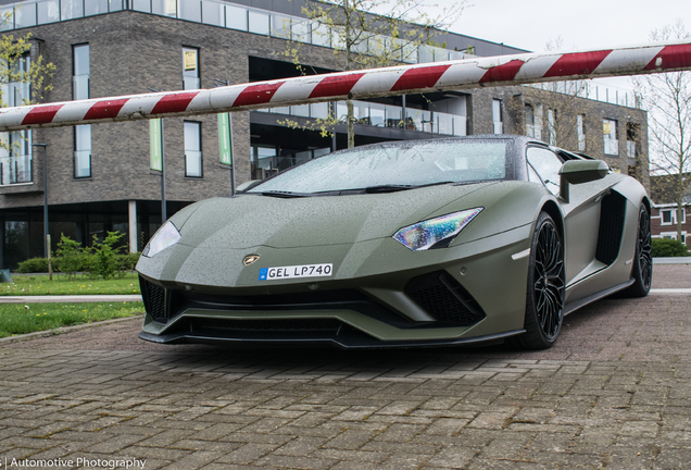 Lamborghini Aventador S LP740-4 Roadster