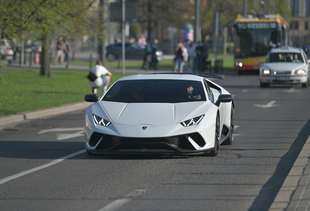 Lamborghini Huracán LP640-4 Performante