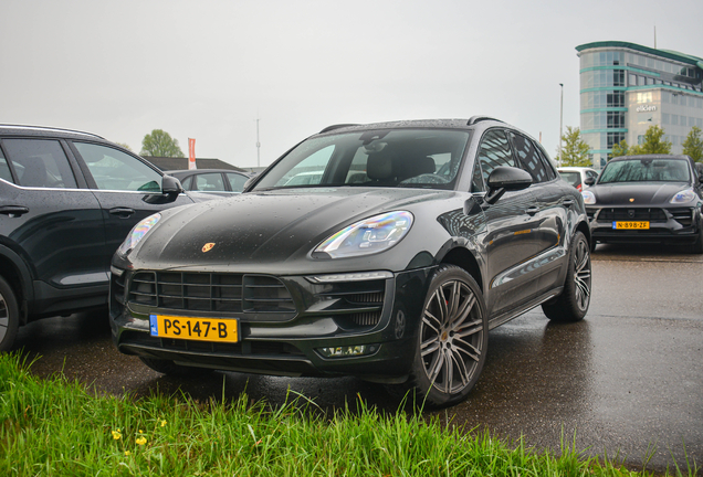 Porsche 95B Macan GTS