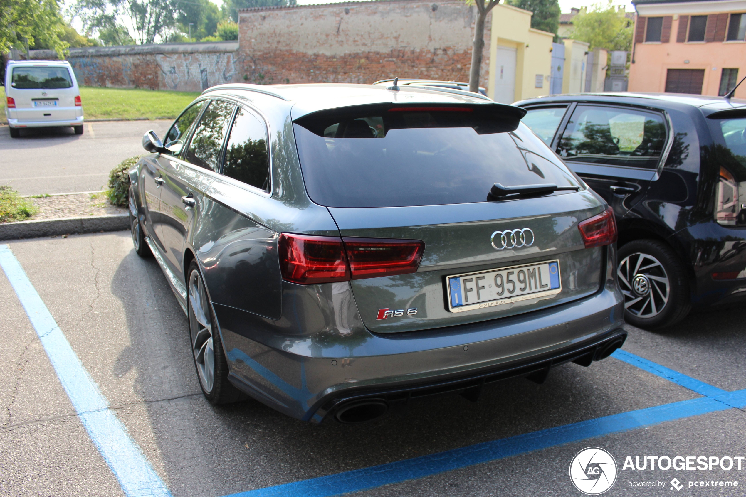 Audi RS6 Avant C7 2015