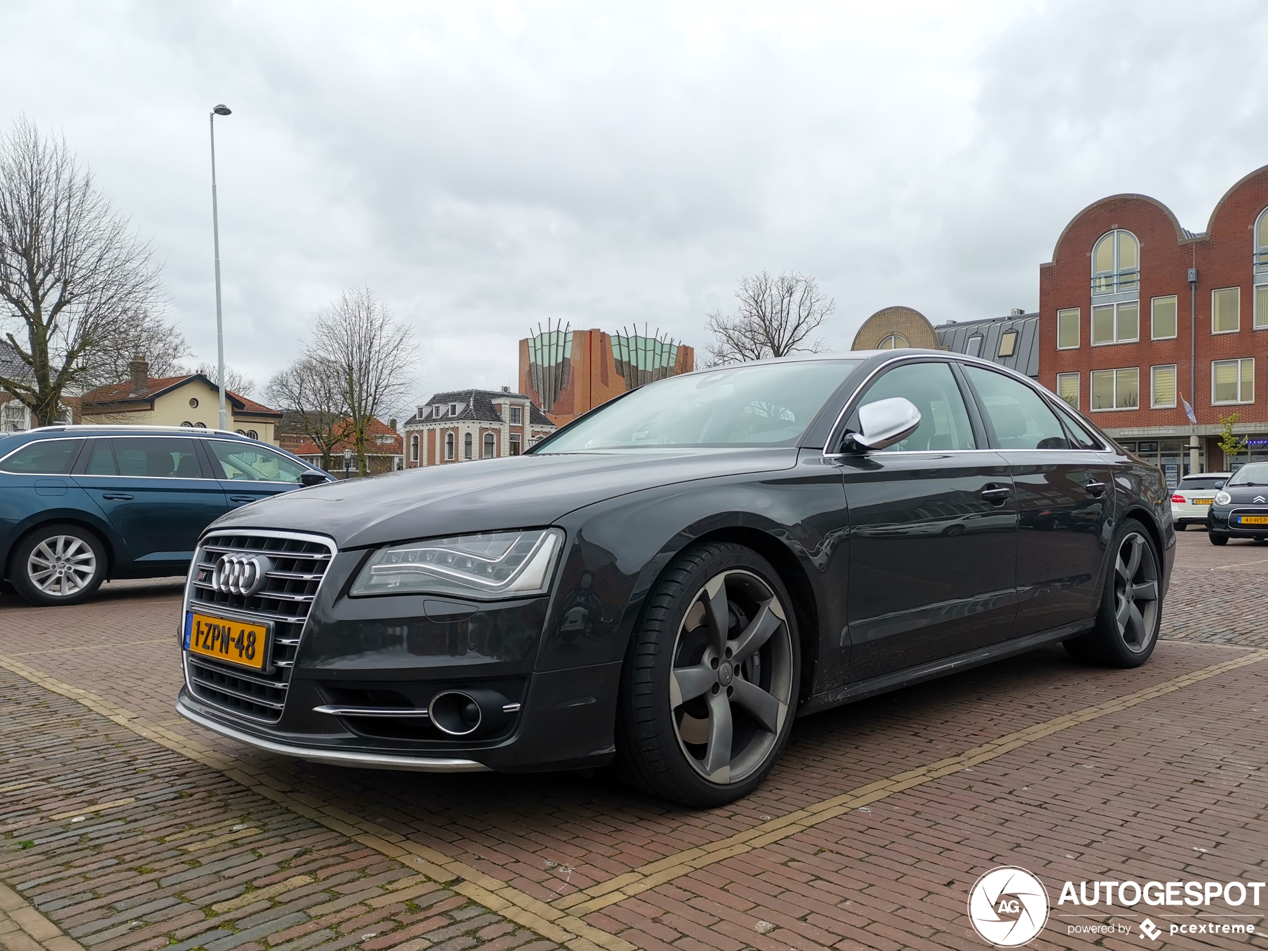 Audi S8 D4