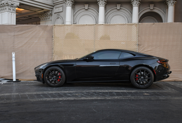 Aston Martin DB11 V8