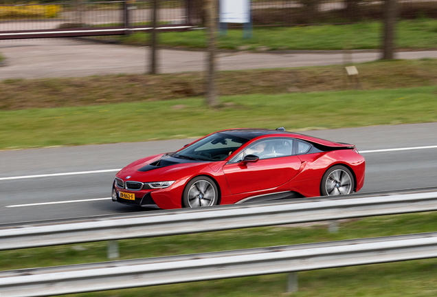 BMW i8 Protonic Red Edition