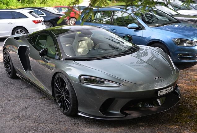 McLaren GT