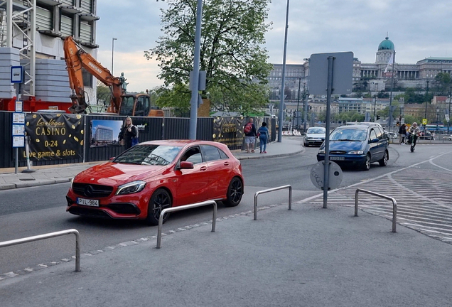 Mercedes-AMG A 45 W176 2015