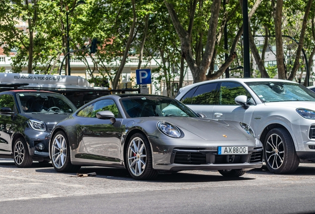 Porsche 992 Carrera 4S