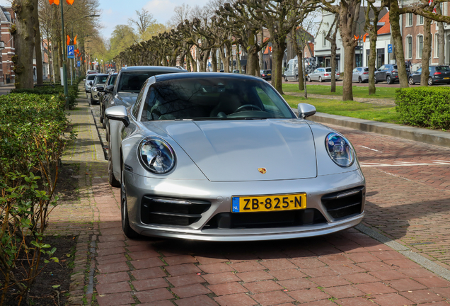 Porsche 992 Carrera 4S