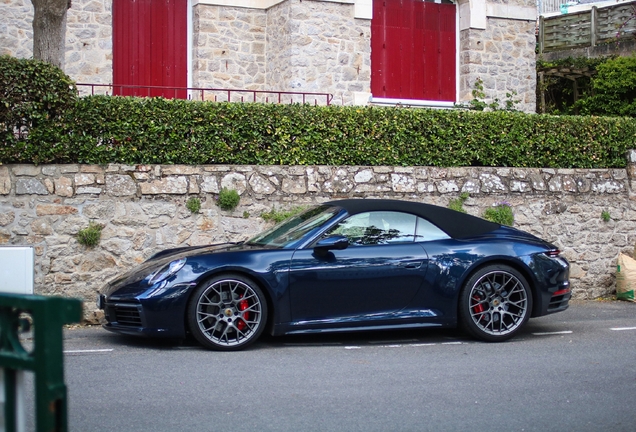 Porsche 992 Carrera 4S Cabriolet