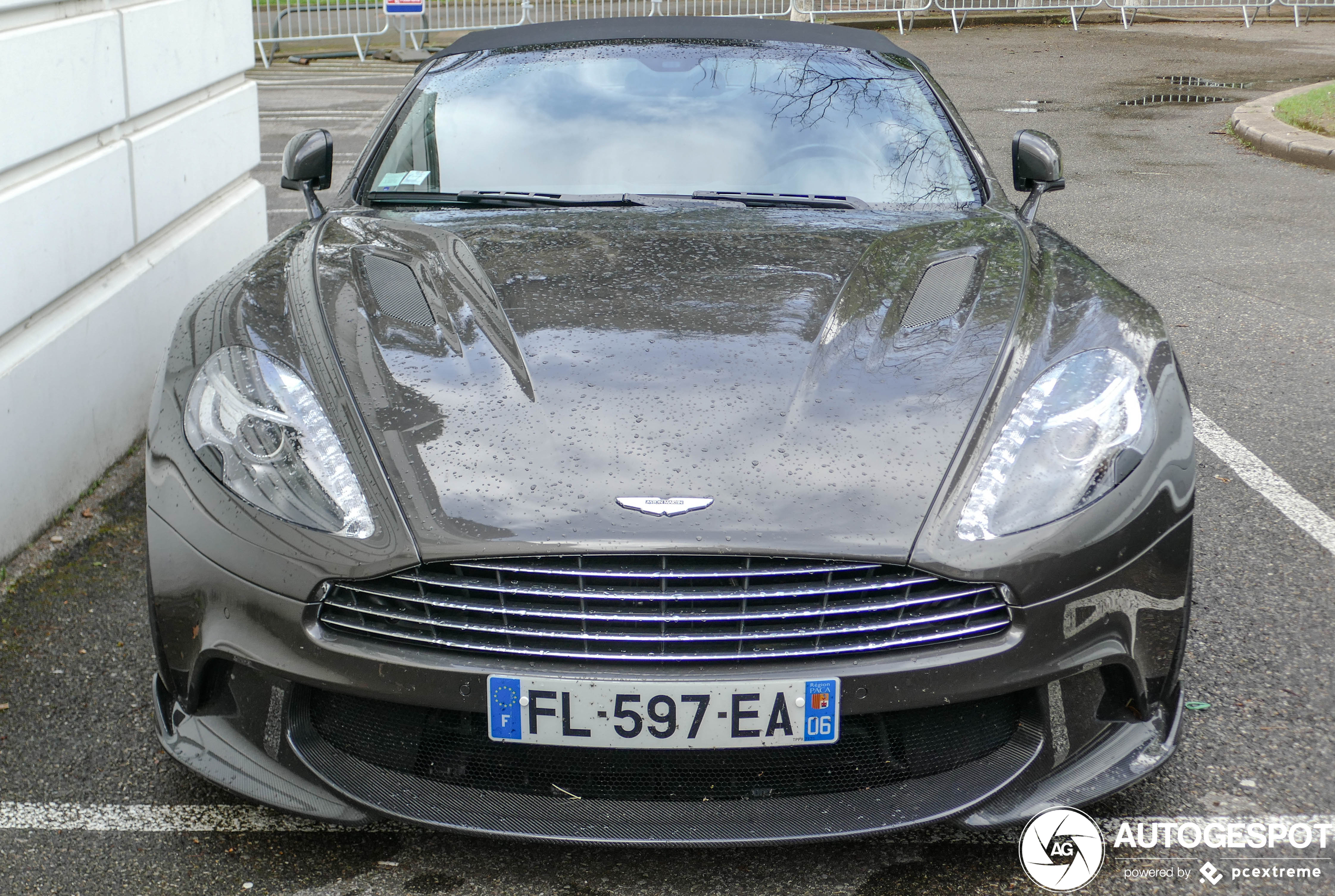 Aston Martin Vanquish S Volante 2017