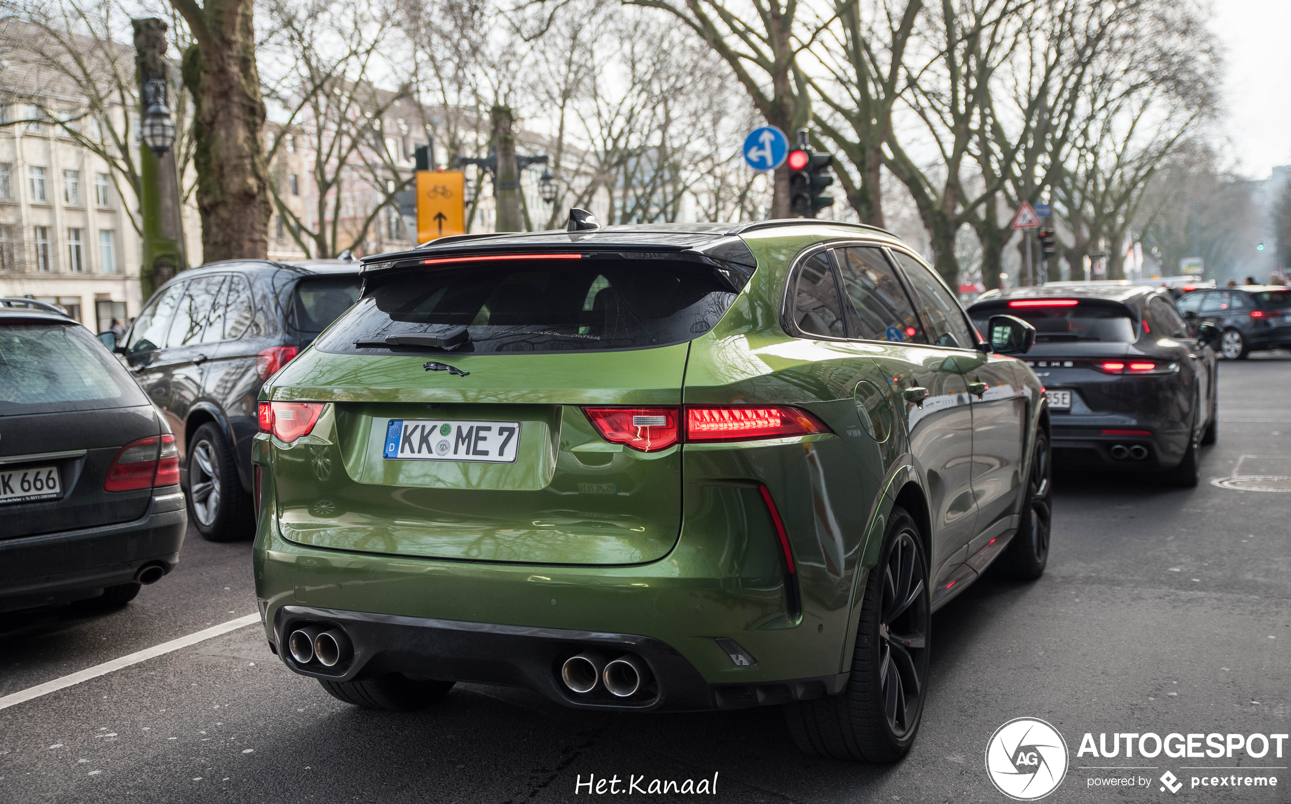 Jaguar F-PACE SVR