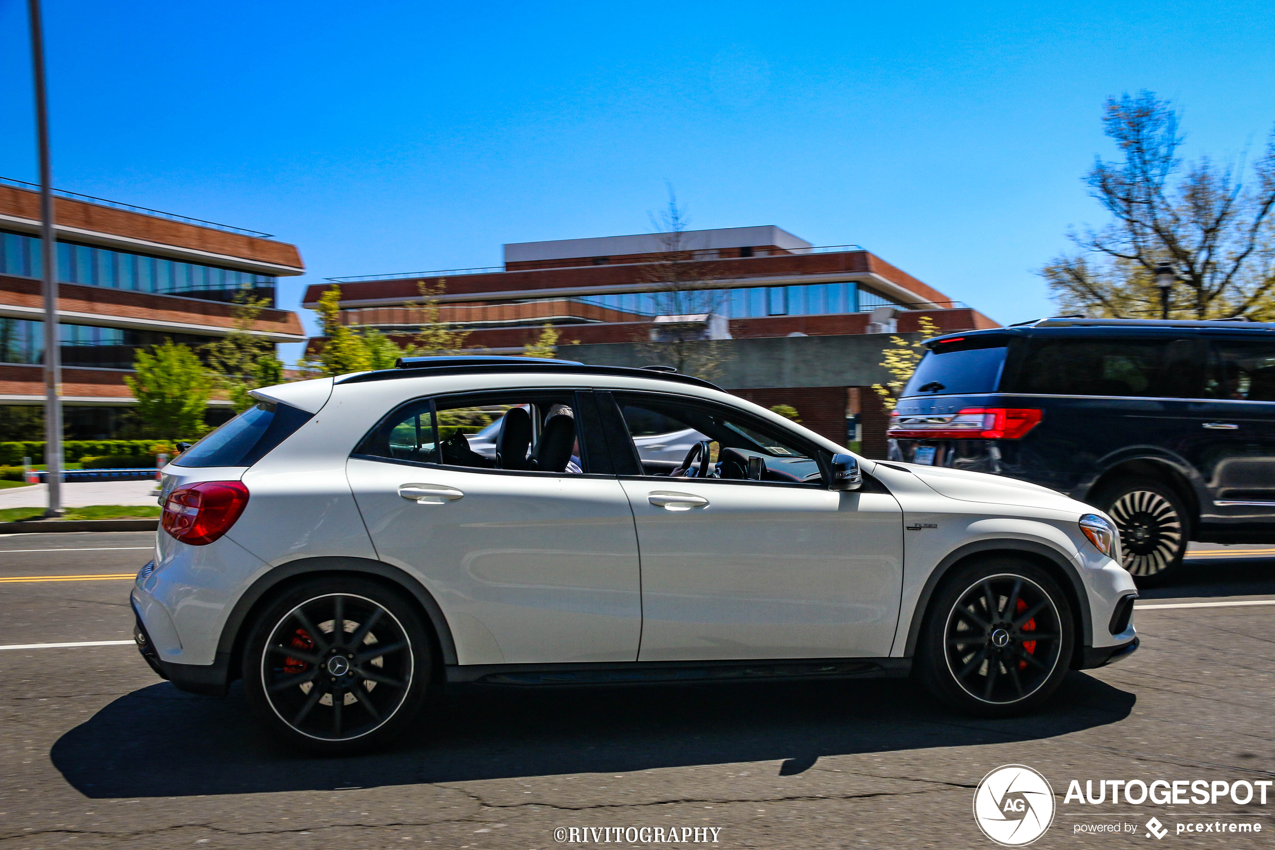 Mercedes-Benz GLA 45 AMG X156