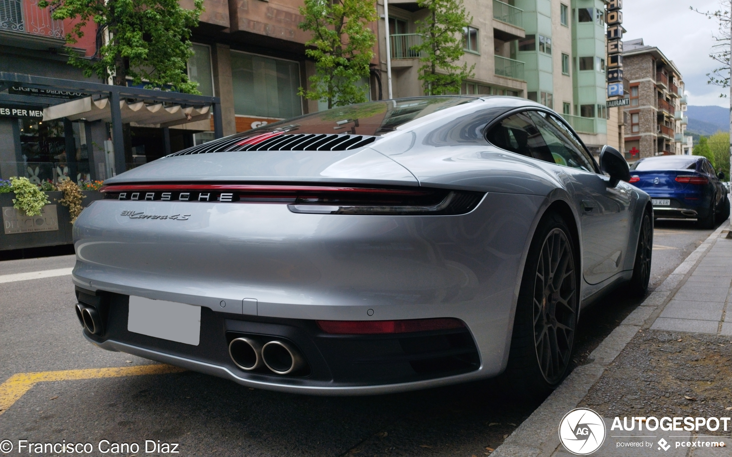 Porsche 992 Carrera 4S