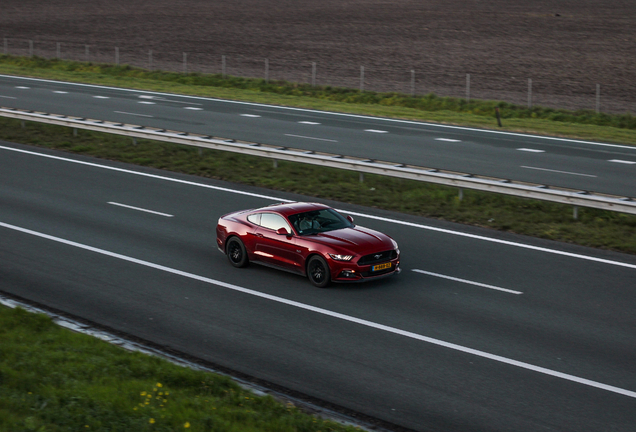 Ford Mustang GT 2015