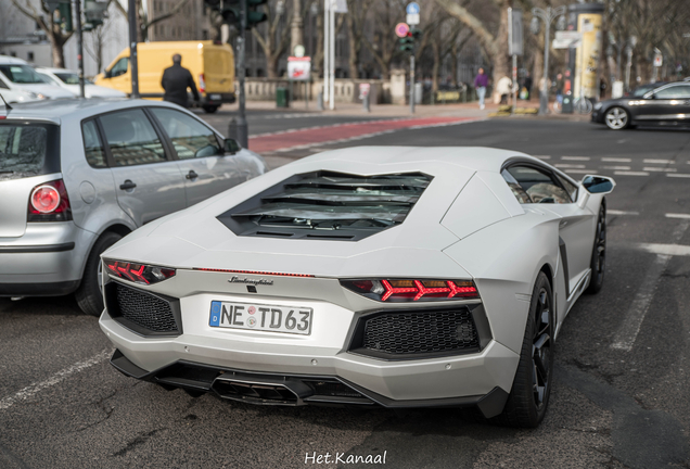 Lamborghini Aventador LP700-4