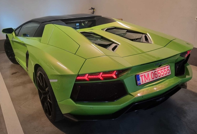 Lamborghini Aventador LP700-4 Roadster