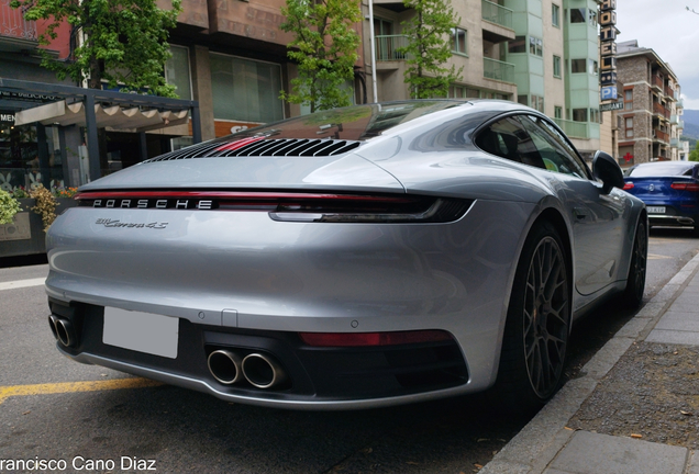 Porsche 992 Carrera 4S