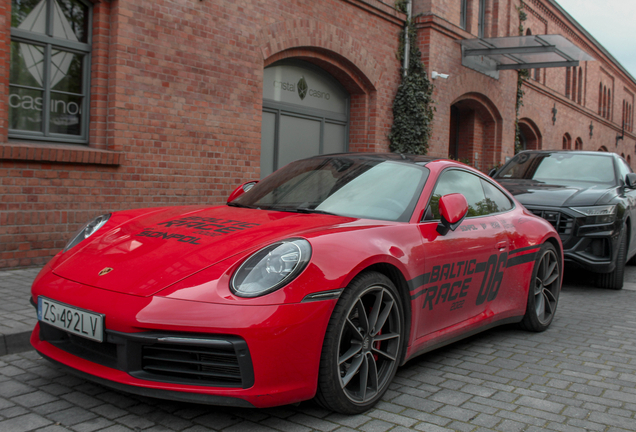 Porsche 992 Carrera 4S