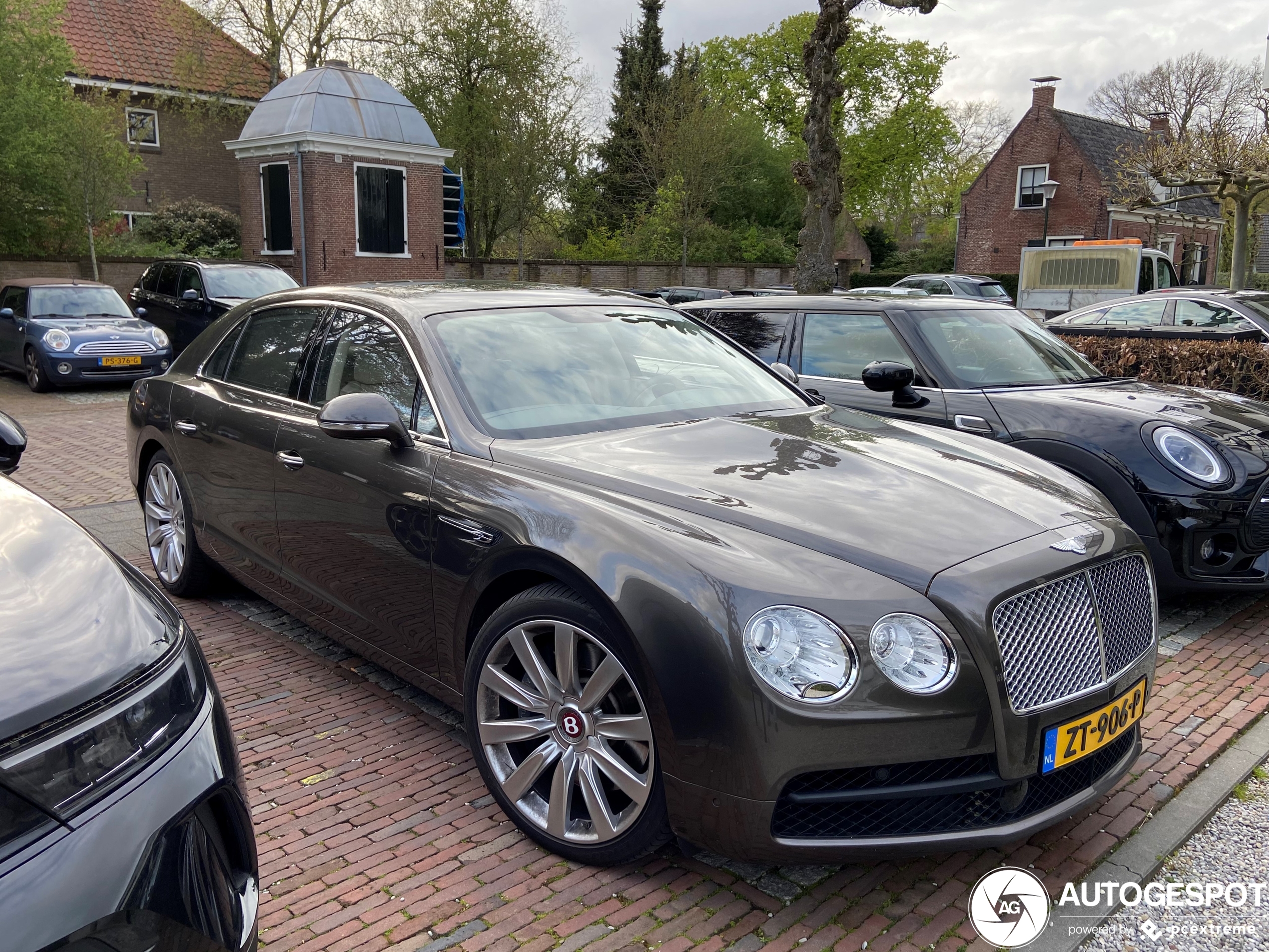 Bentley Flying Spur V8