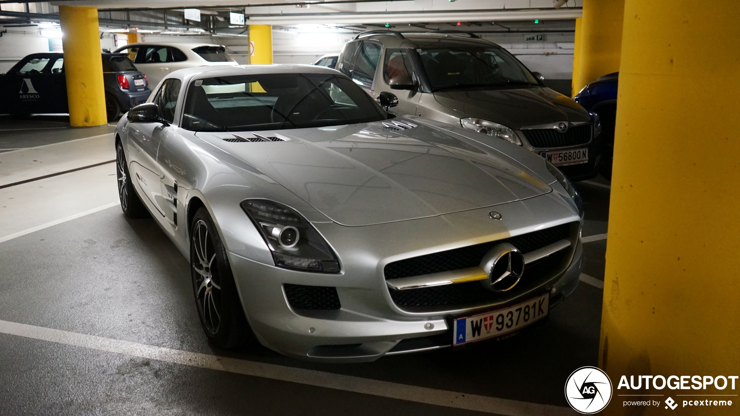 Mercedes-Benz SLS AMG