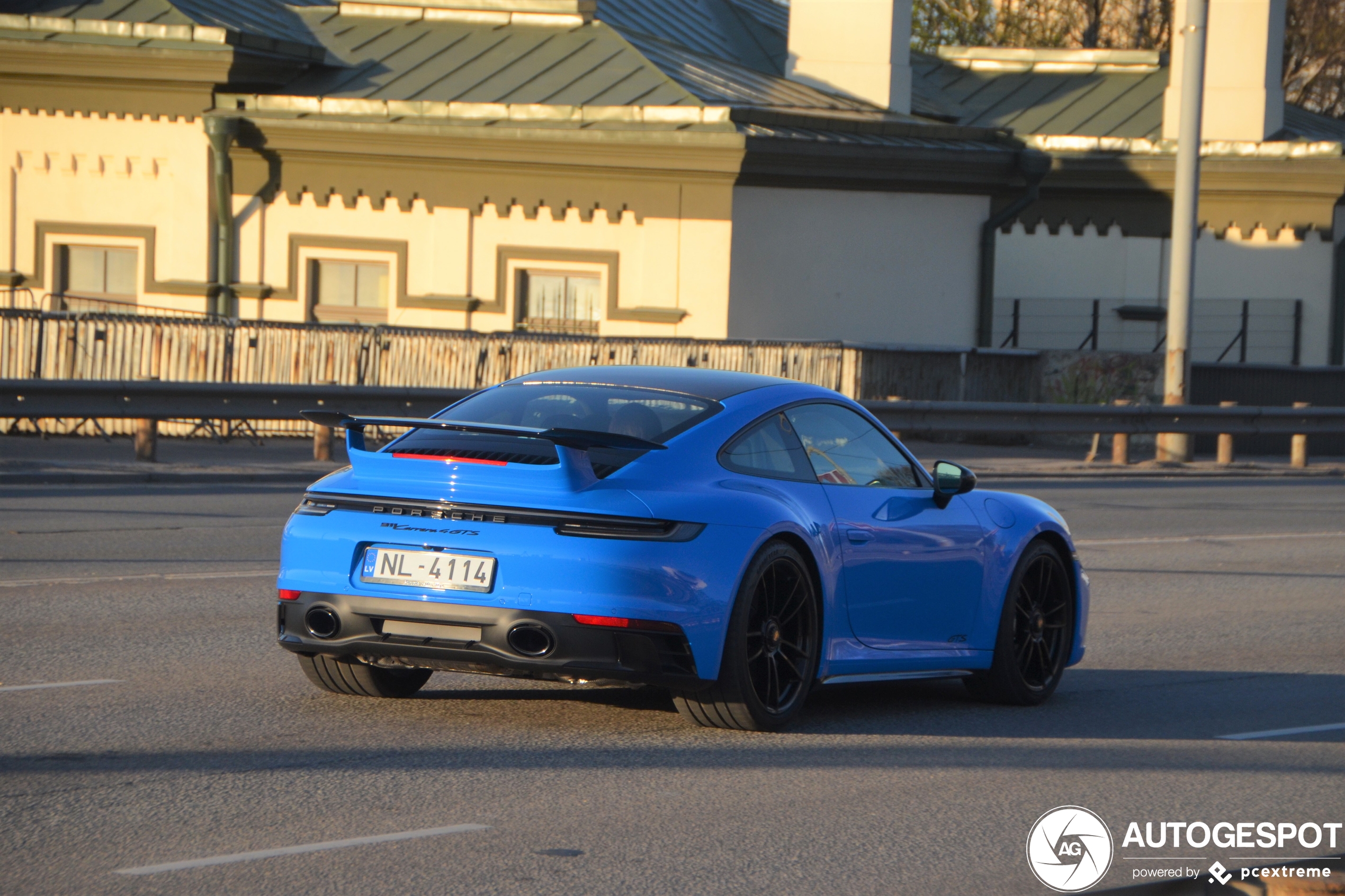 Porsche 992 Carrera 4 GTS