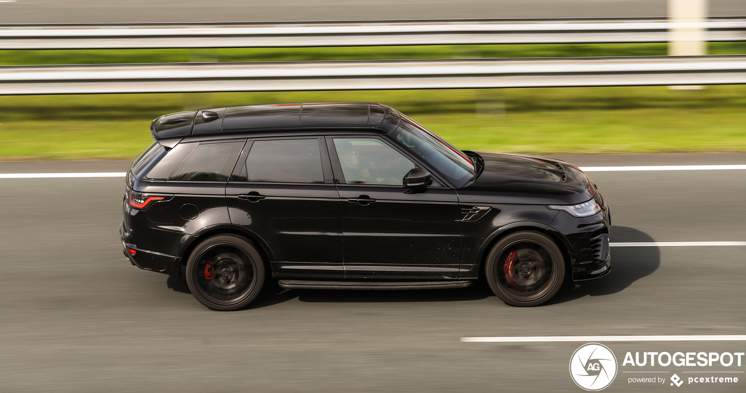 Land Rover Urban Edition Land Rover Urban Range Rover Sport SVR 2018 Carbon Edition - 27 April ...