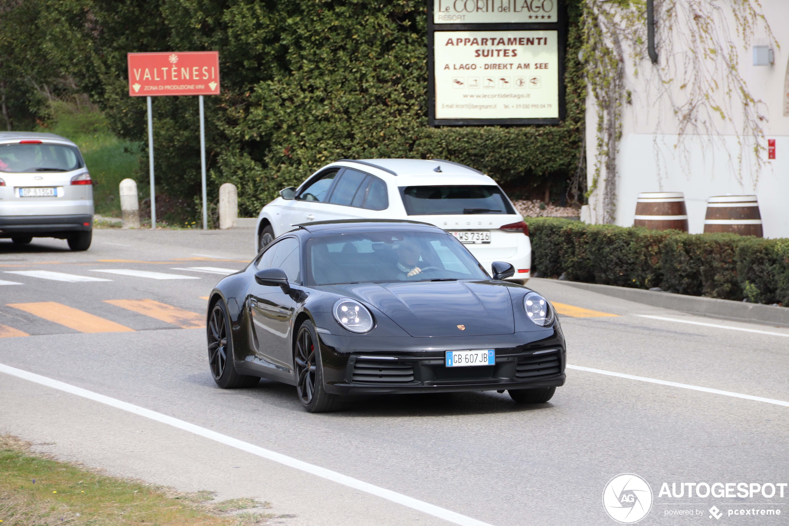 Porsche 992 Carrera 4S