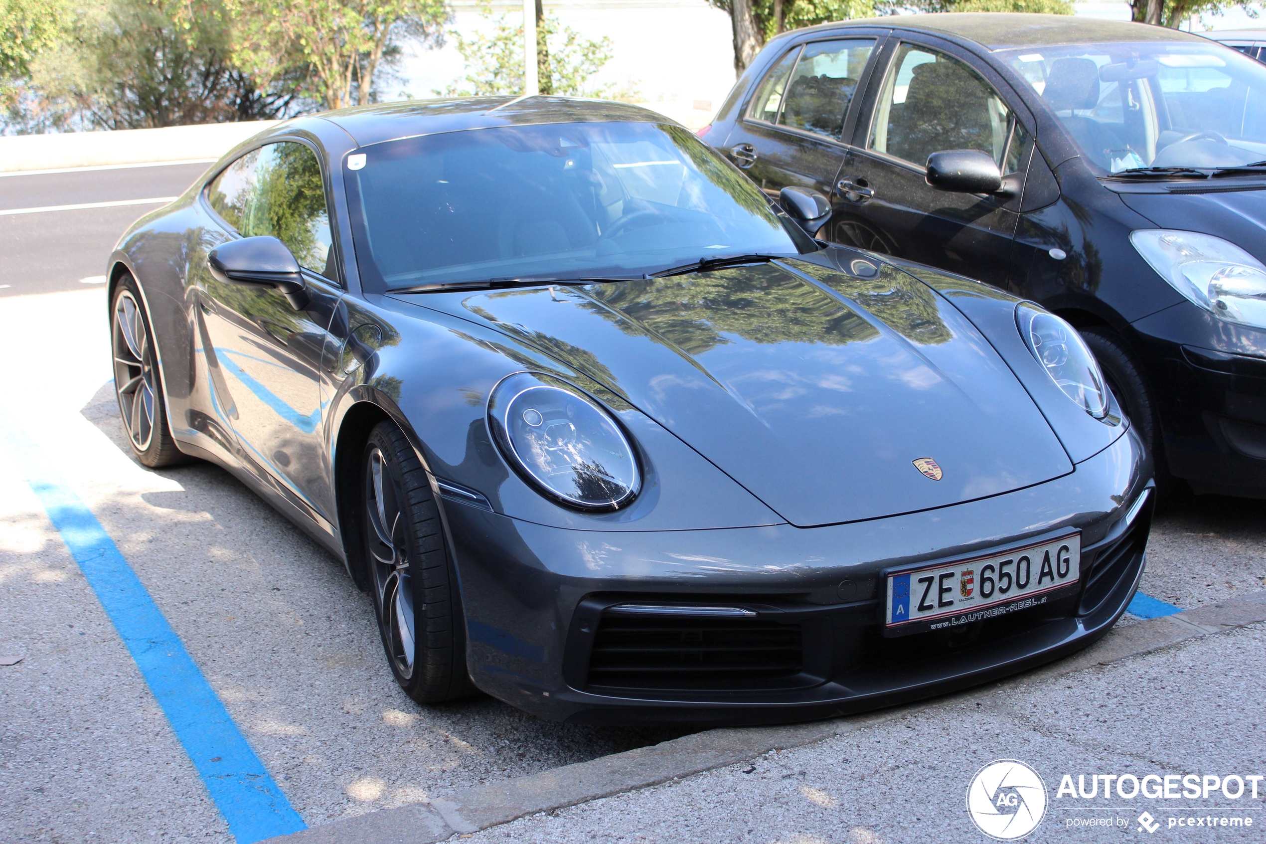 Porsche 992 Carrera 4S