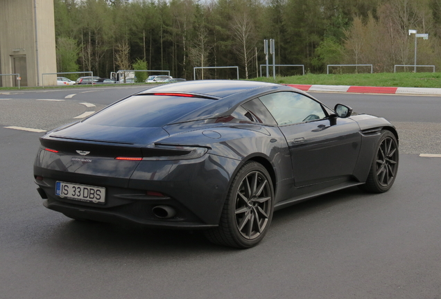 Aston Martin DB11