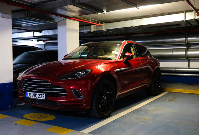 Aston Martin DBX