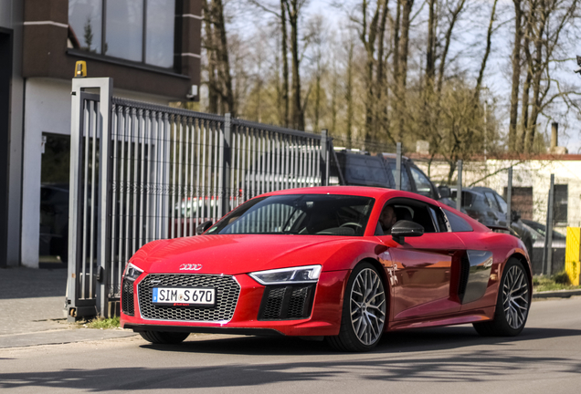 Audi R8 V10 Plus 2015