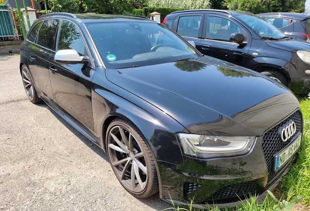 Audi RS4 Avant B8