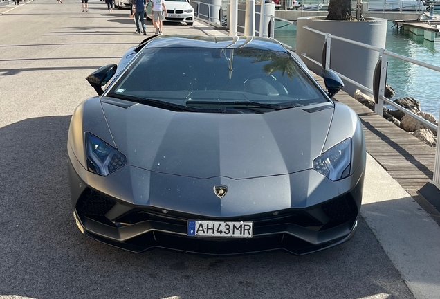 Lamborghini Aventador S LP740-4 Roadster