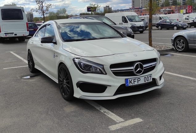 Mercedes-Benz CLA 45 AMG C117