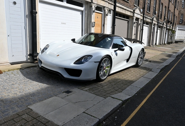 Porsche 918 Spyder Weissach Package