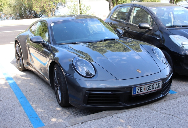 Porsche 992 Carrera 4S