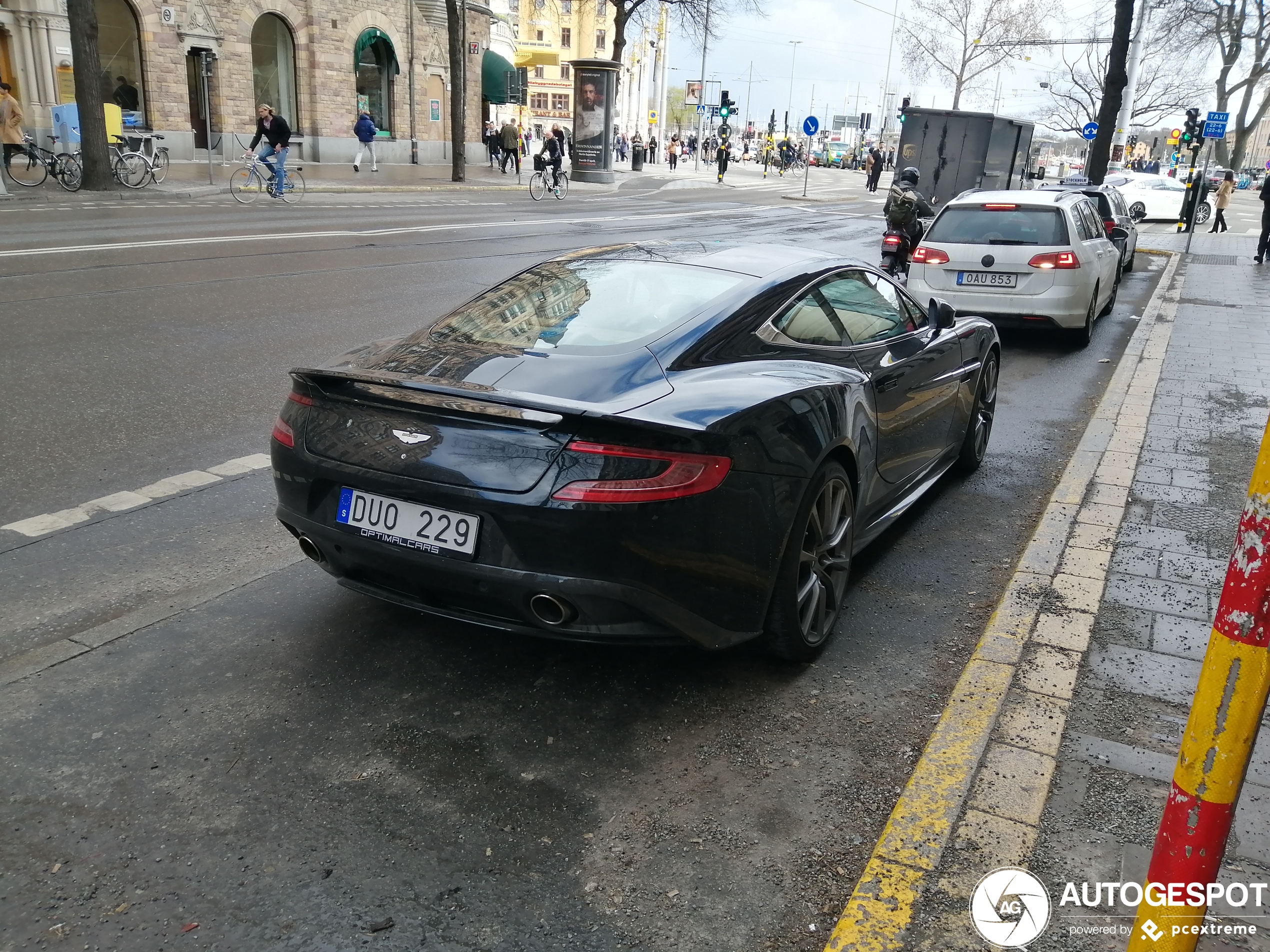 Aston Martin Vanquish 2013