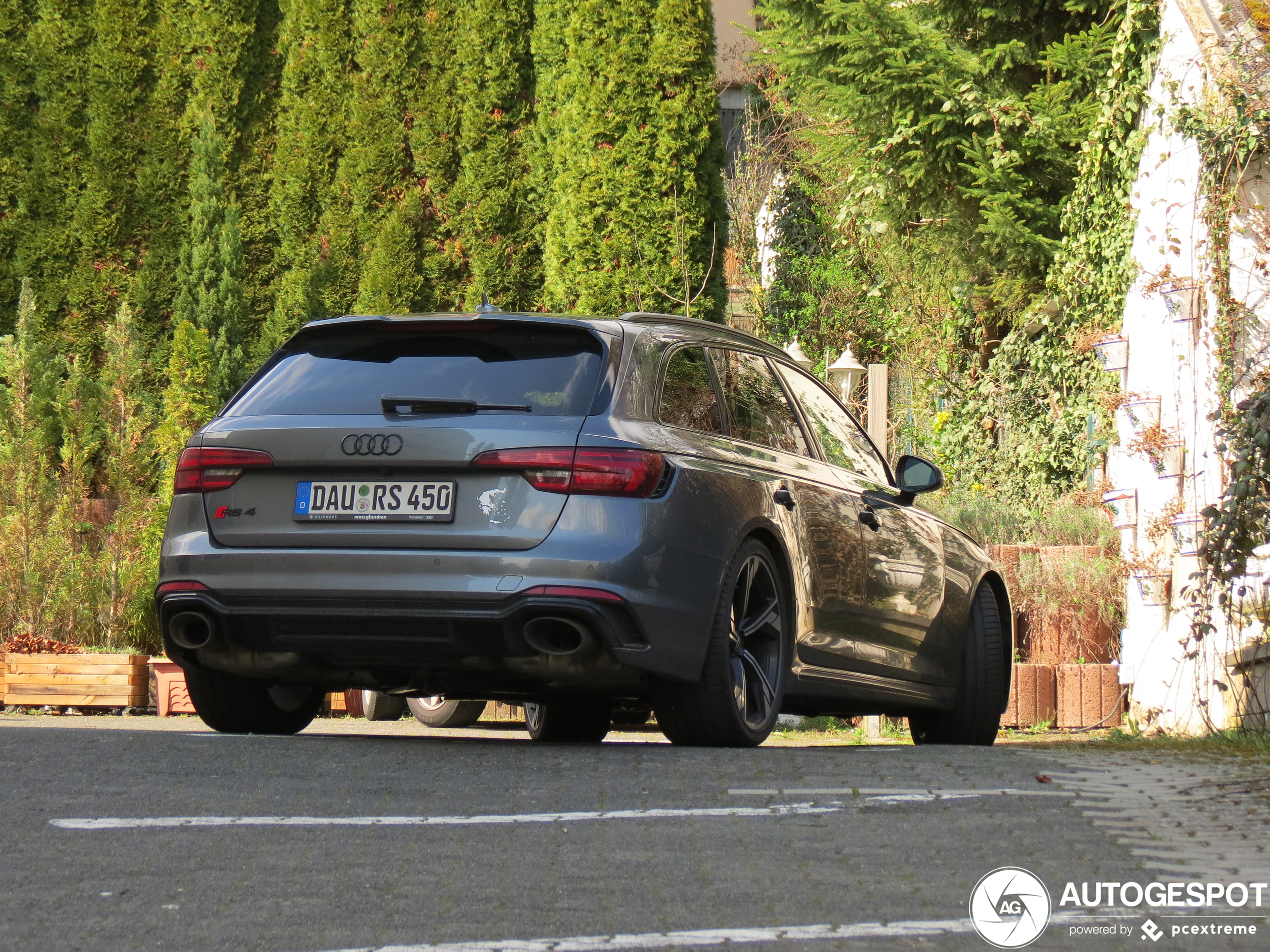 Audi RS4 Avant B9