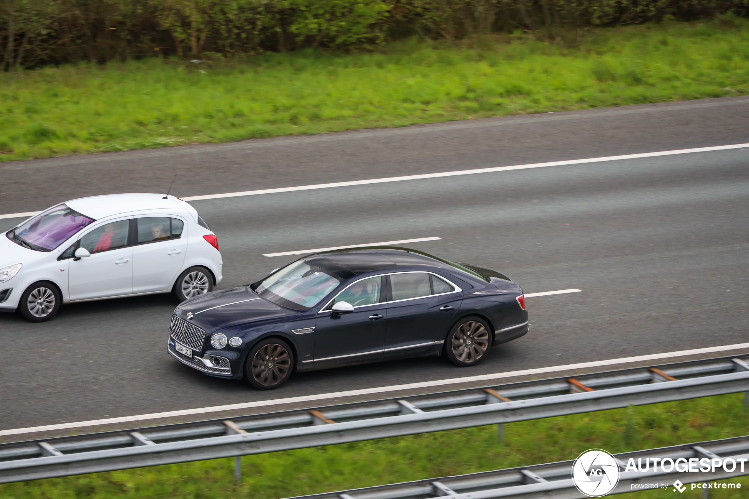 Bentley Flying Spur V8 2022 Mulliner