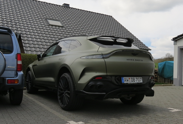 Aston Martin DBX707