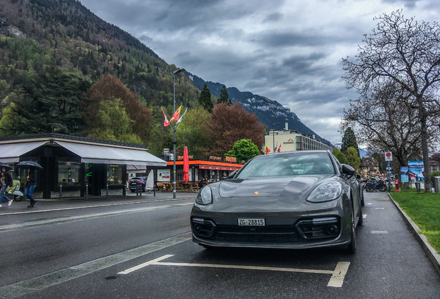 Porsche 971 Panamera Turbo