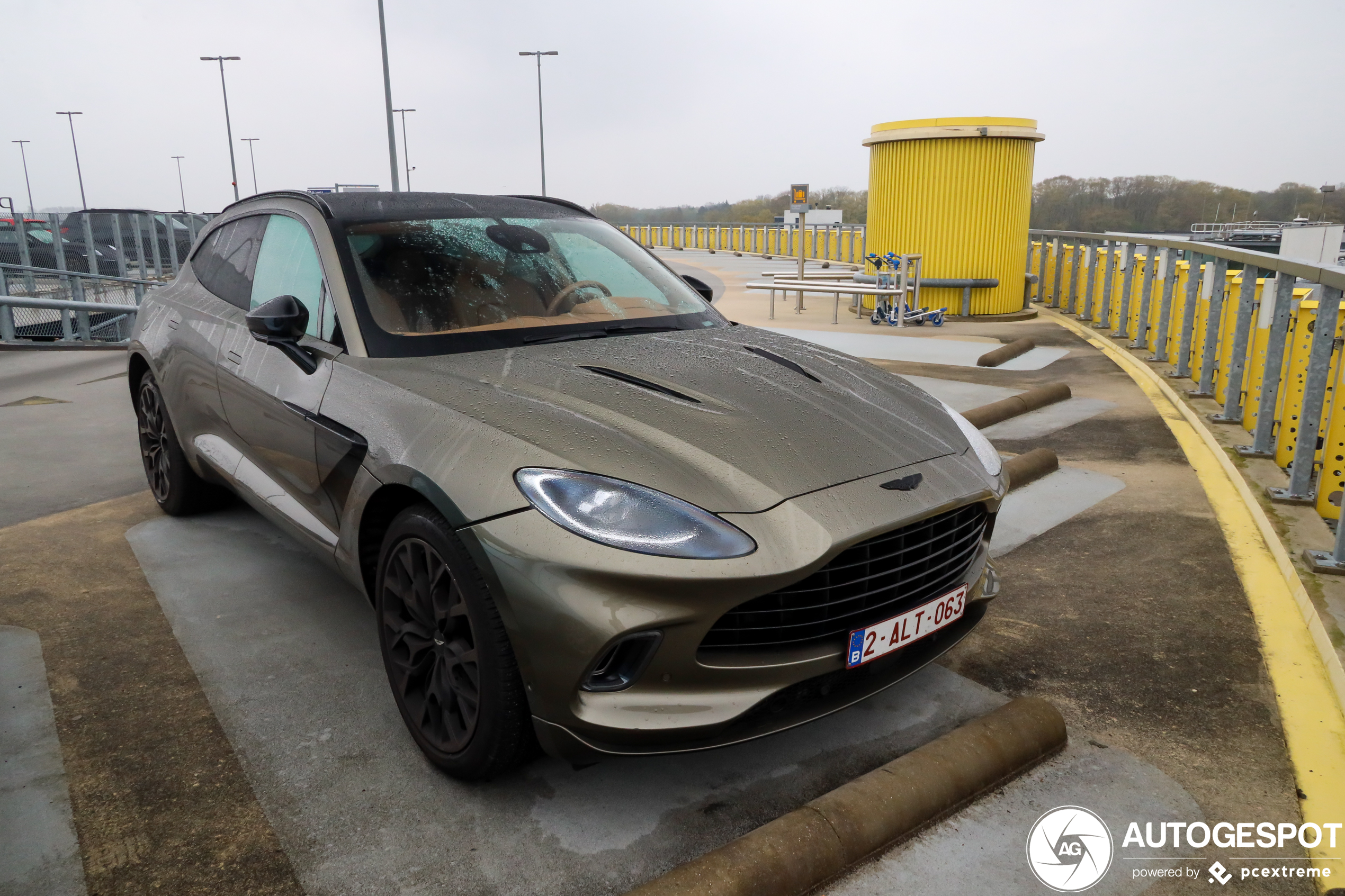 Aston Martin DBX