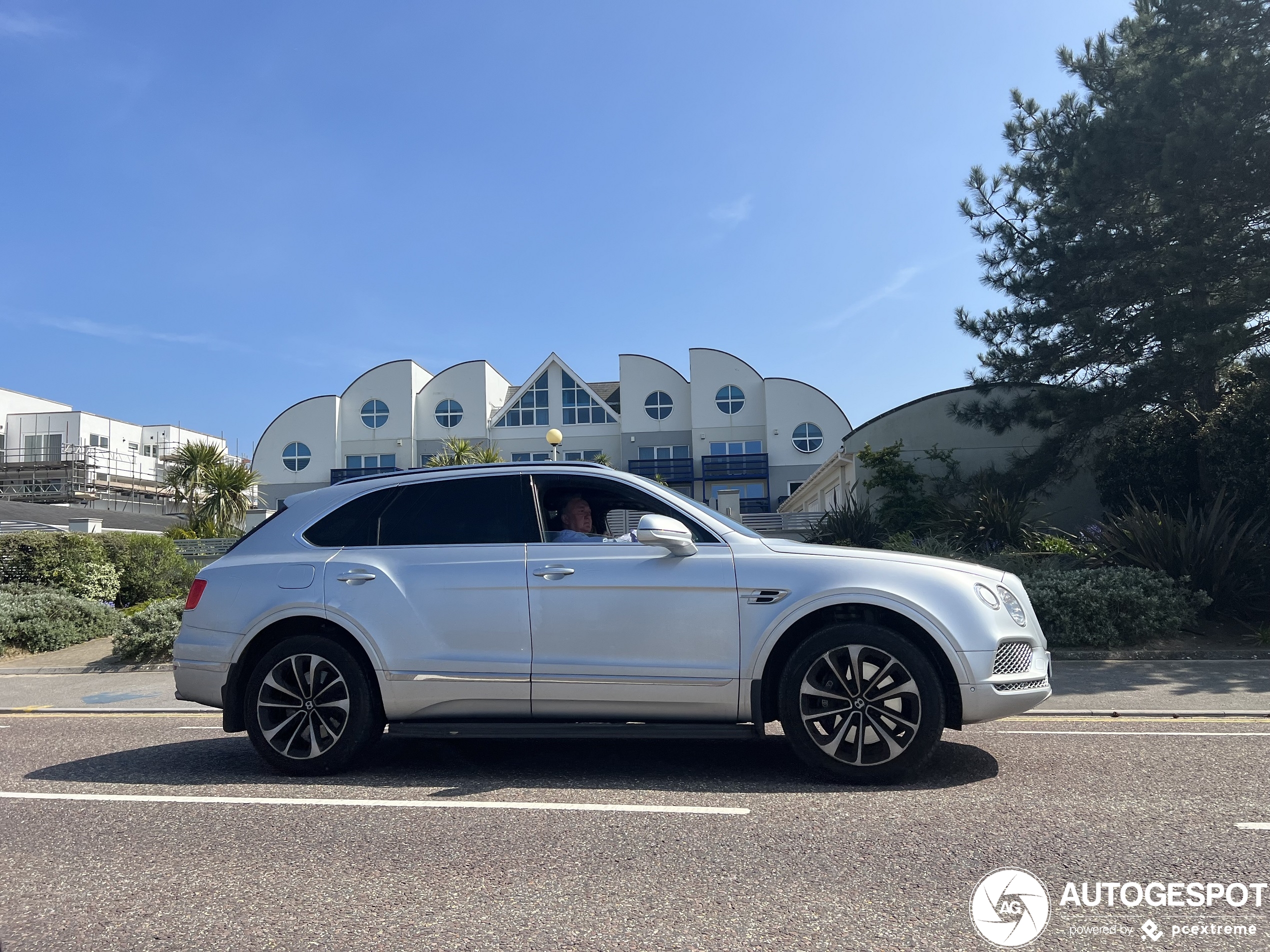 Bentley Bentayga V8