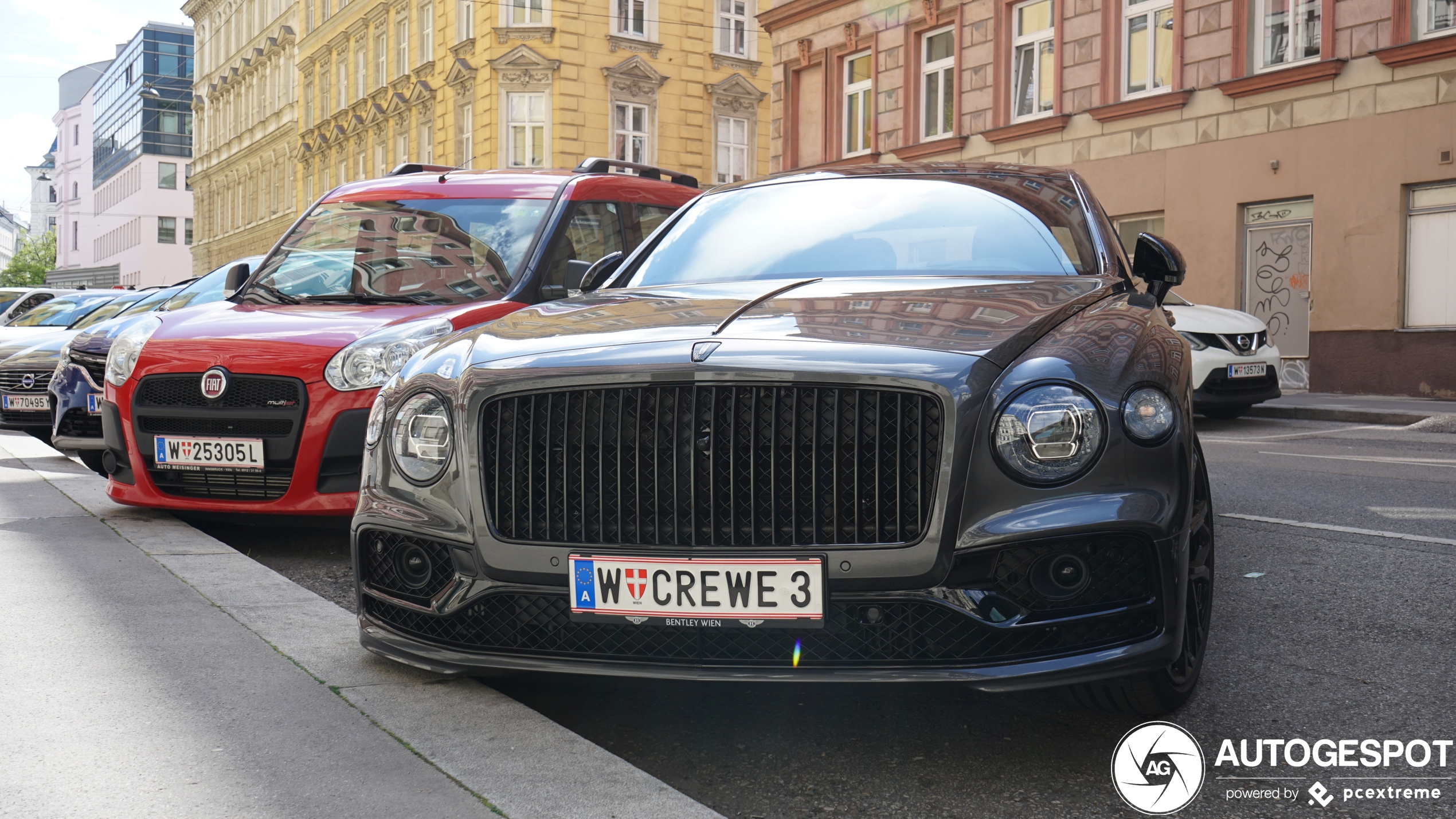 Bentley Flying Spur Hybrid S