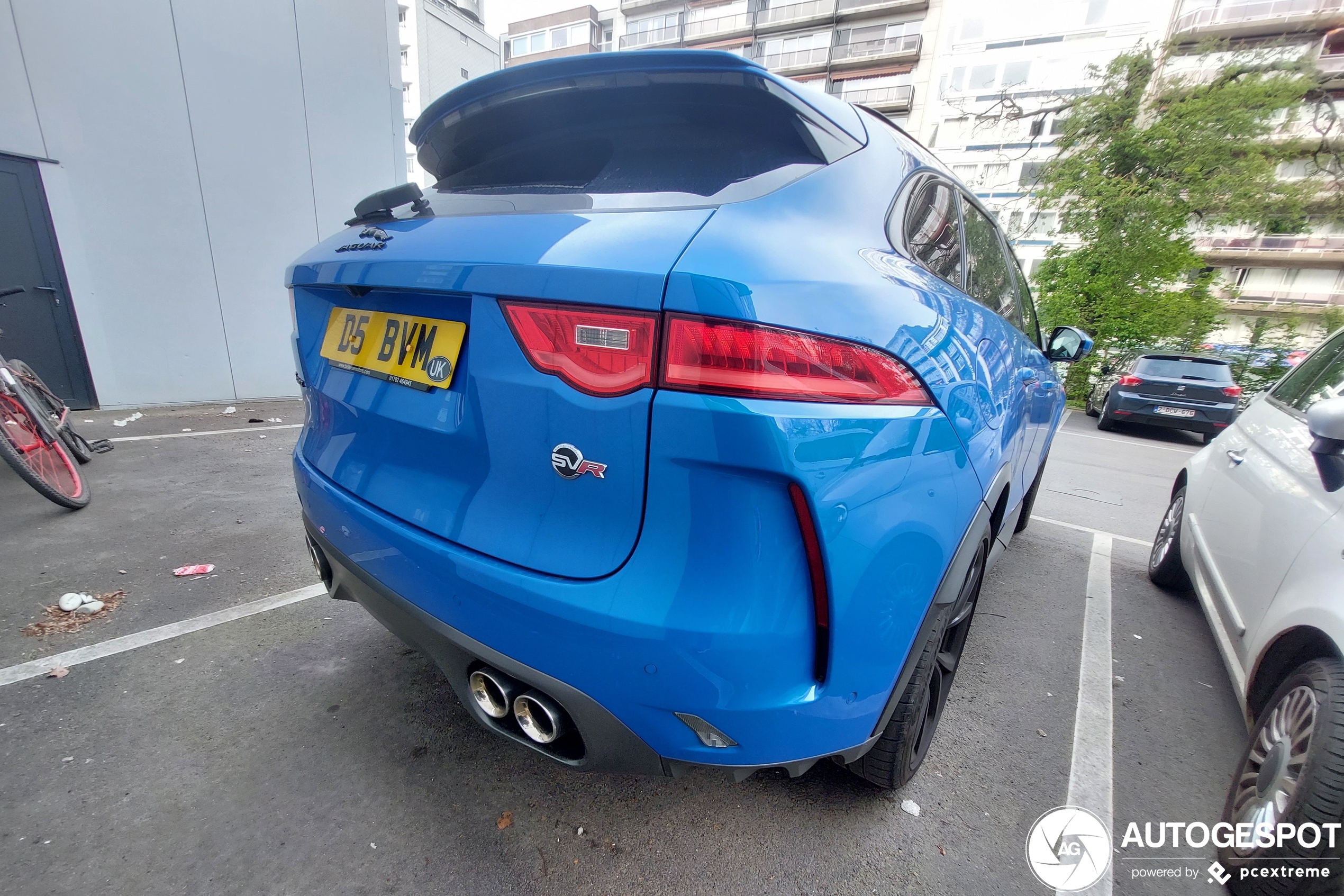 Jaguar F-PACE SVR